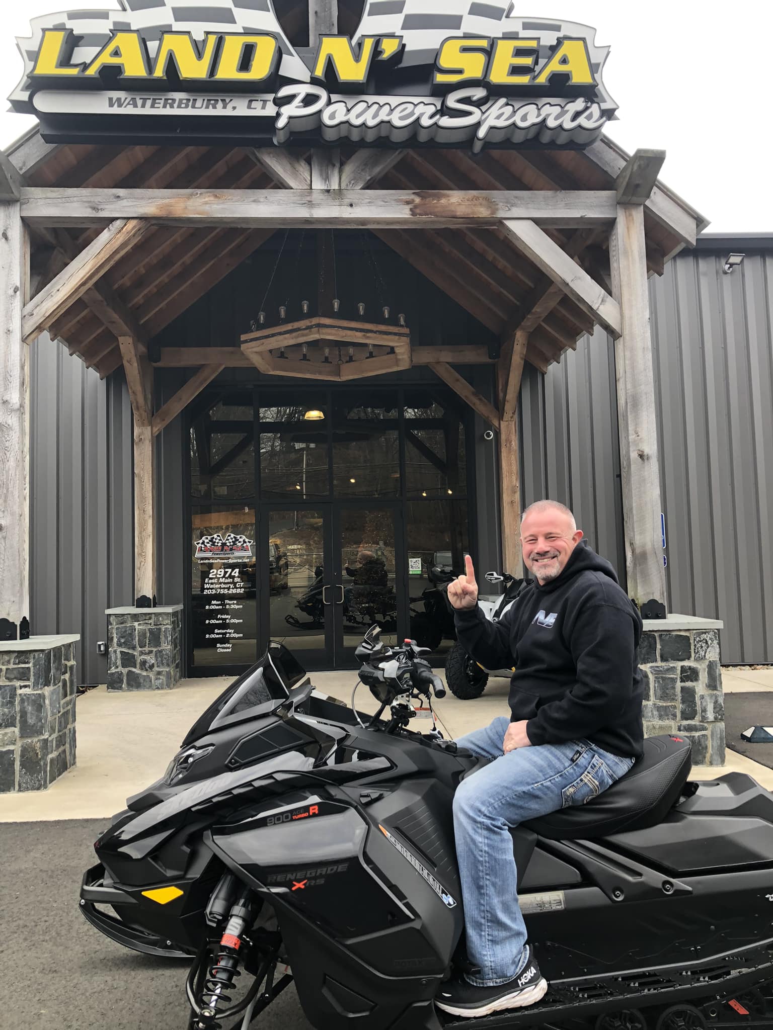 goen。 Houlton Powersports congratulates Andy Santerre on new Ski-Doo