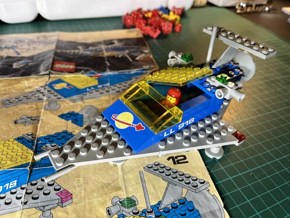 Restoring Lego 918 spaceship model
