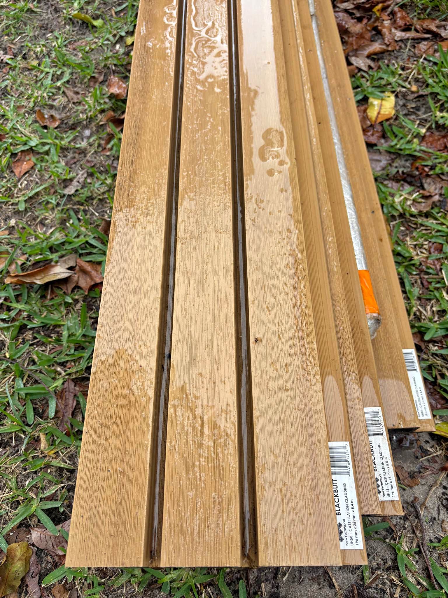 new tech wood - composite decking/ cladding - Fencing - Sunshine Coast ...