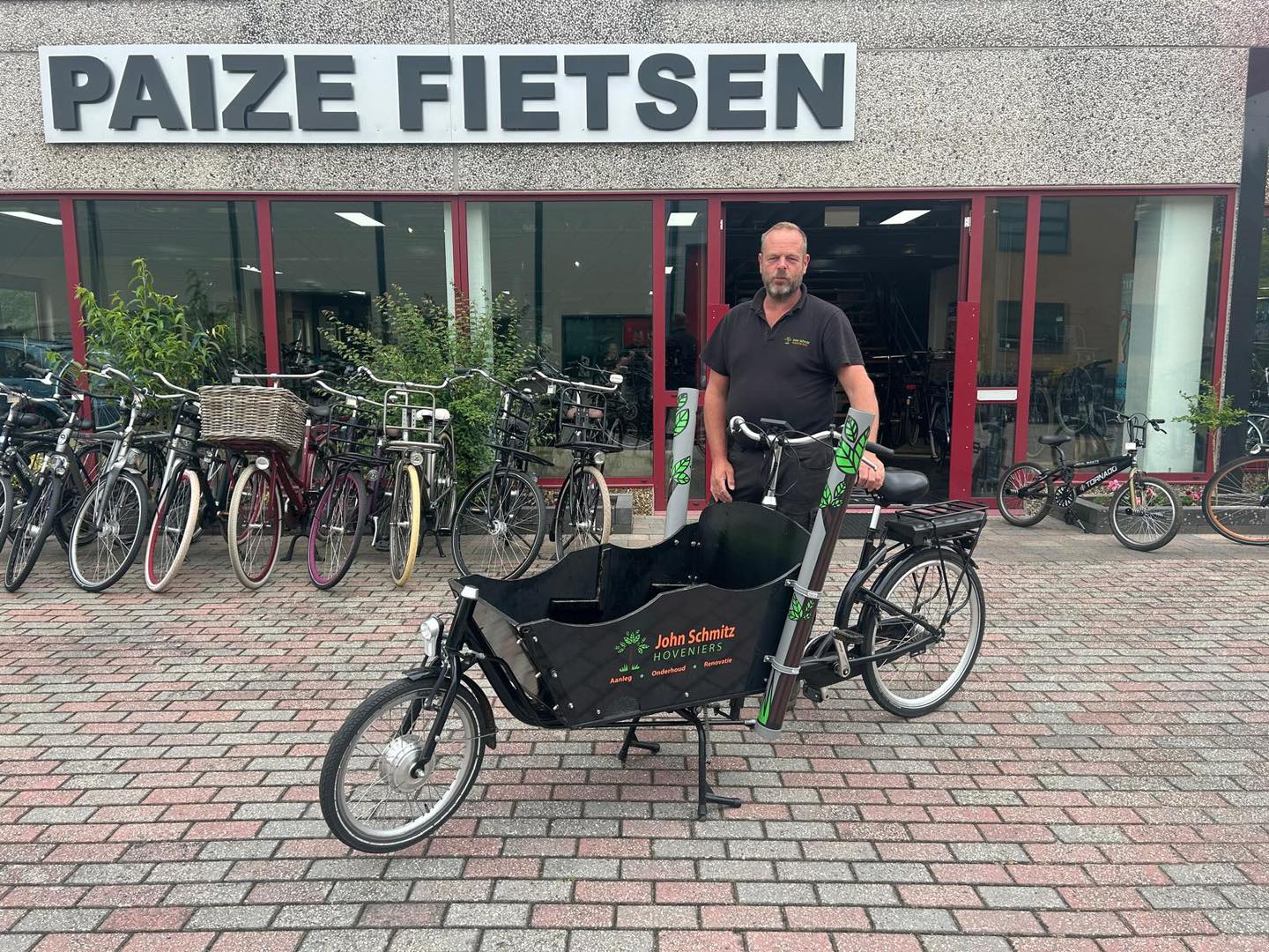 John Schmitz Hoveniers added a... - John Schmitz Hoveniers