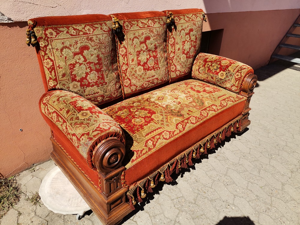 antike Couch, Sofa, Chaiselongue, Kanapee, mit KnoffHoff Historismus/ Gründerzeit, guter Originalzustand, der Clou an diesem schönen Möbel ist das man die rechte Armlehne umklappen kann und somit auch