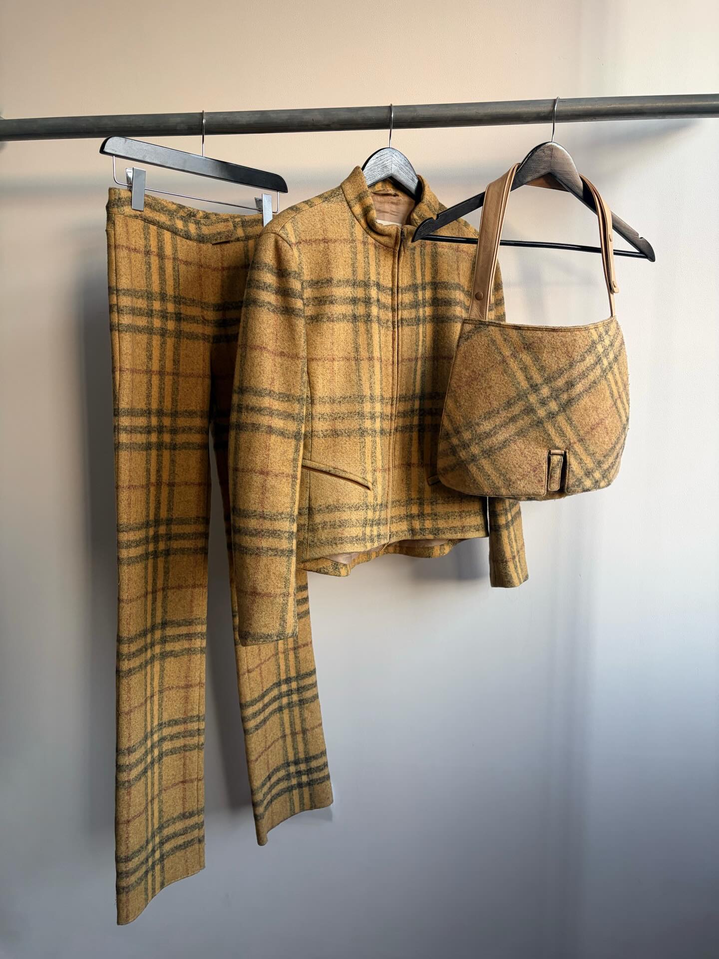 BURBERRY PRORSUM MADE IN ITALY 44 BURBERRY PRORSUM Chest Size 44