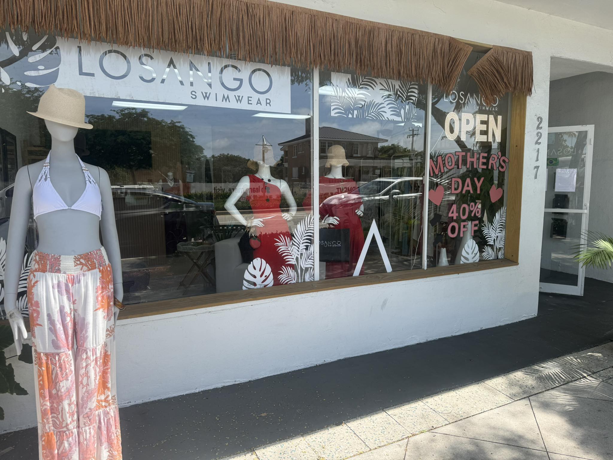 Hey Pompano Beach!🥳 Imagine more style surprises around every corner! Visit your new Ross at 3459 N Federal Hwy coming July 18th! 🛍️