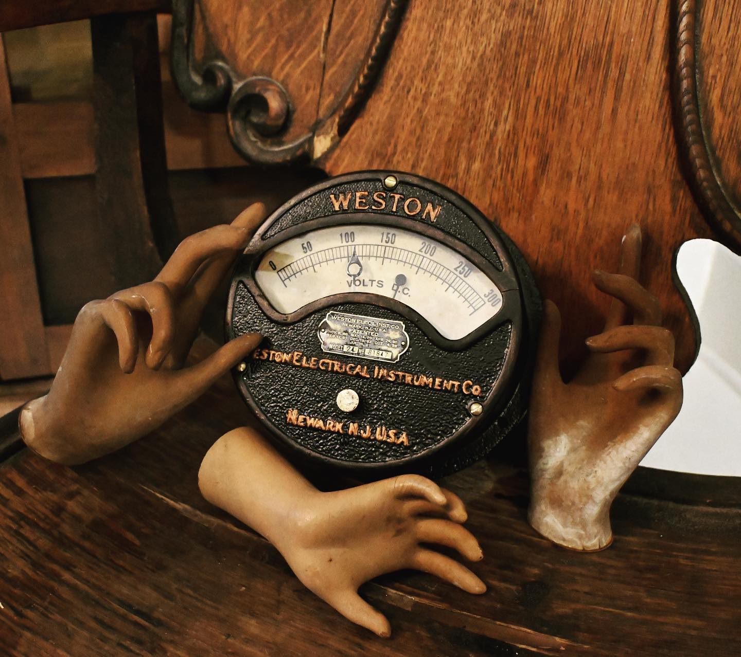 Weston Electrical Company's 1920s antique voltmeter