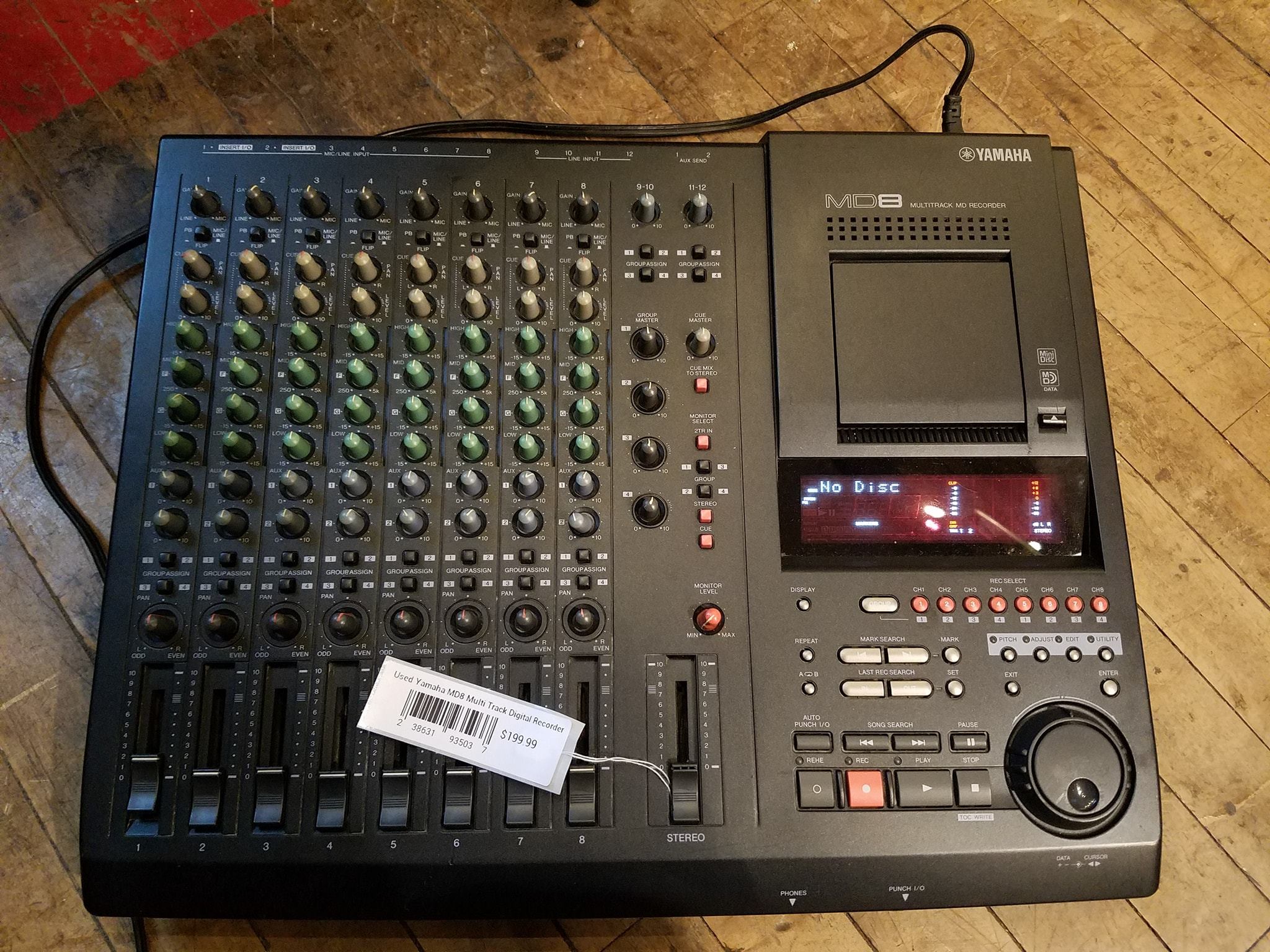 Kenwood DMC-J7R, portable Mini Disc Recorder.