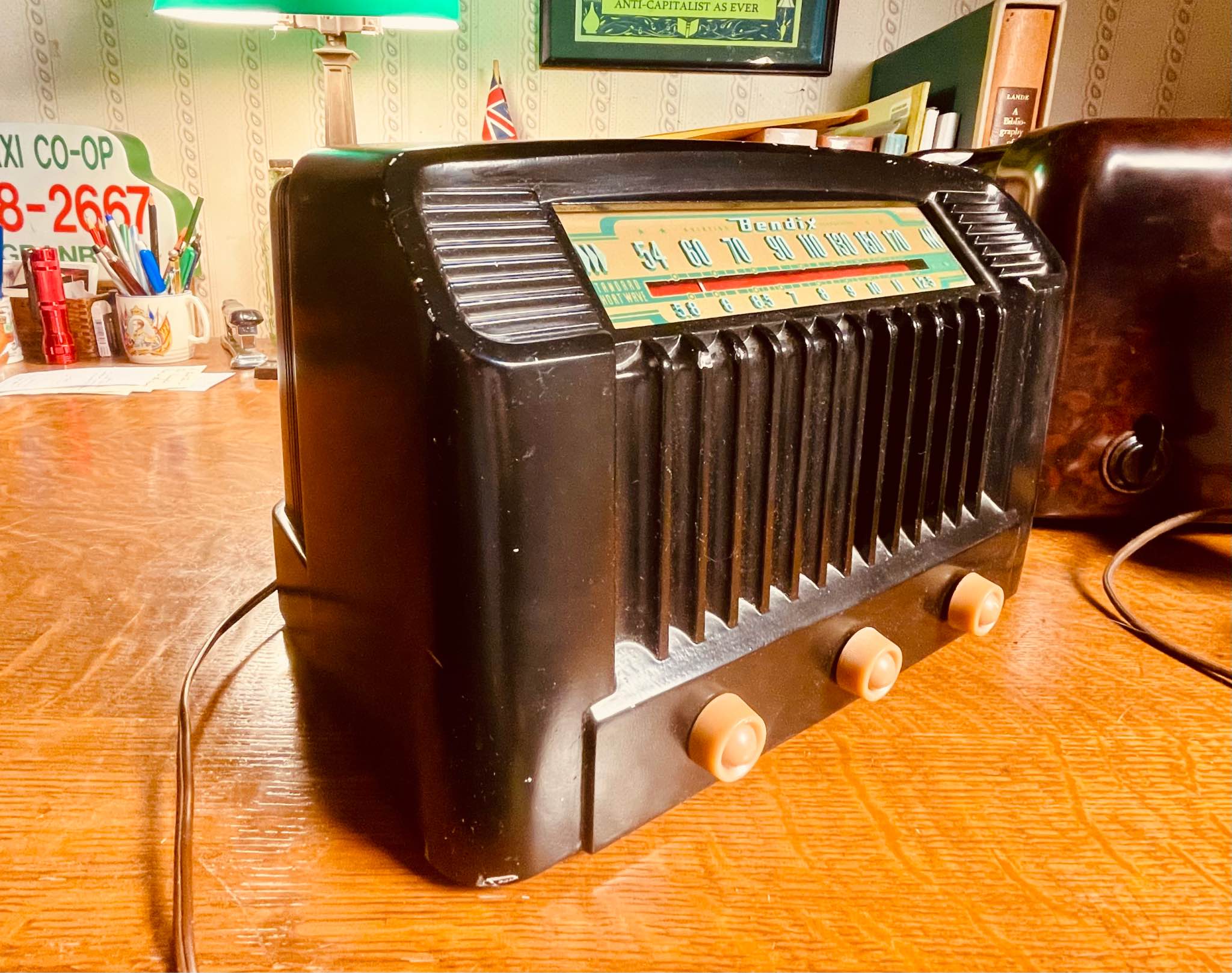 Vintage working 1947 Bendix model 626 radio / Radio Bendix modèle 626 ...