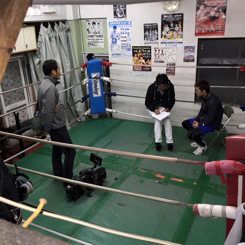 神拳阪神ボクシングジム 岩谷 忠男 神拳阪神 Vs 辰吉 寿以輝 大阪帝拳 فیس بوک