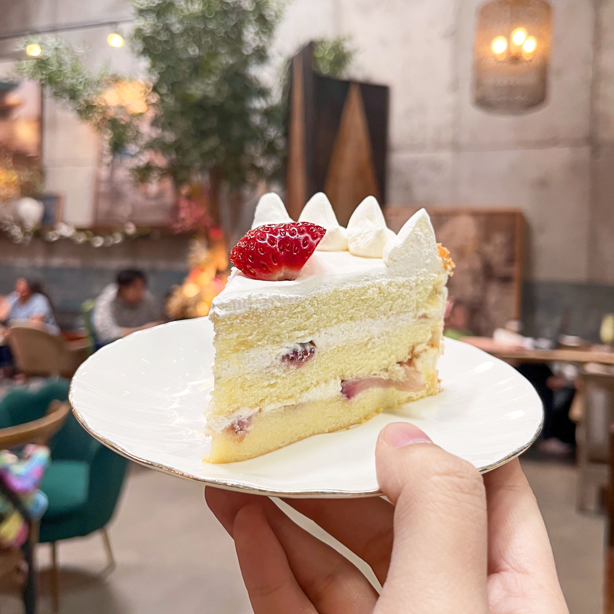 Gäbi - 🍓 Our cutest cake that looks just like the cake emoji! 🎂 ...