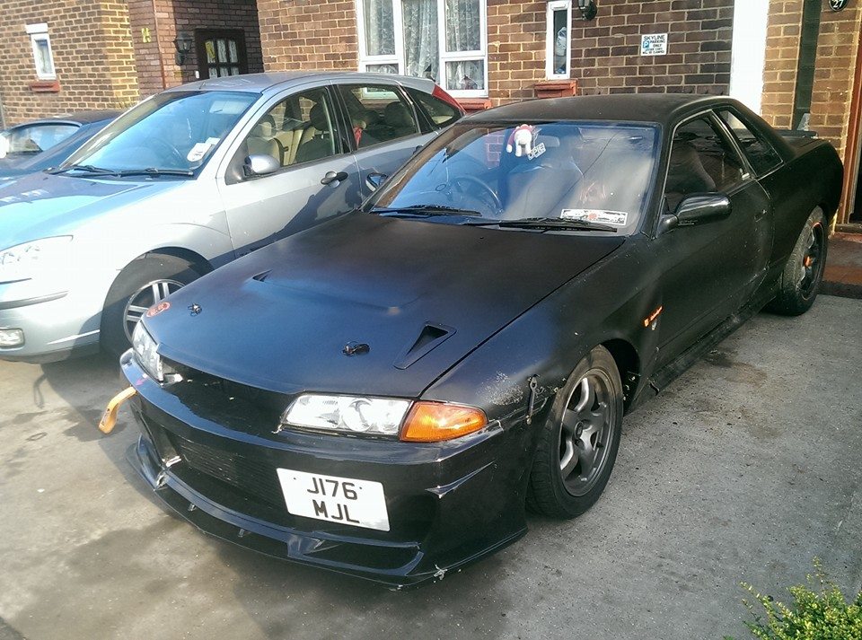 R32 update Bonnet all done now :-) and modified the front bumper aswell ...