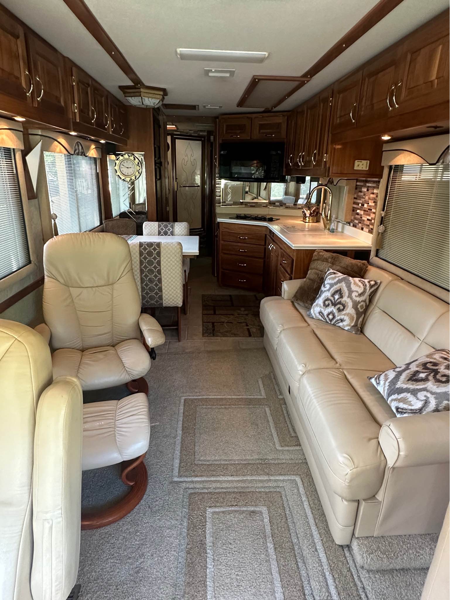 2001 Beaver Monterey RV Class A - RVs & Campers | Facebook Marketplace