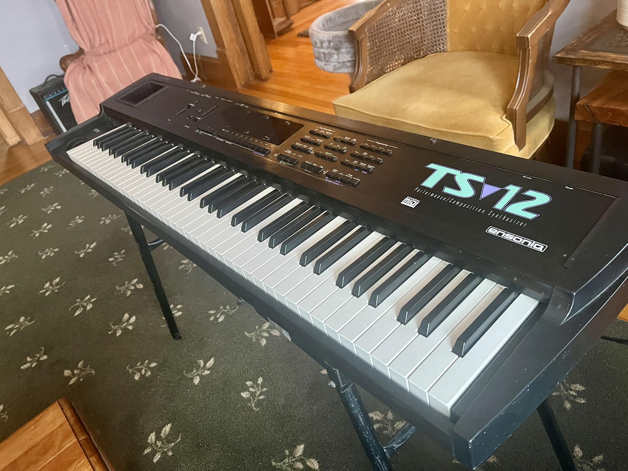 Upgraded to Ensoniq synthesizer after flipping a poly800