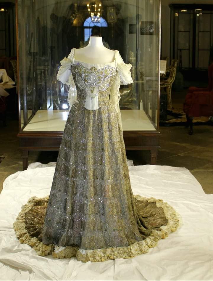 lady mary curzon peacock dress Curzon's 1903 Gown peacock gown dress