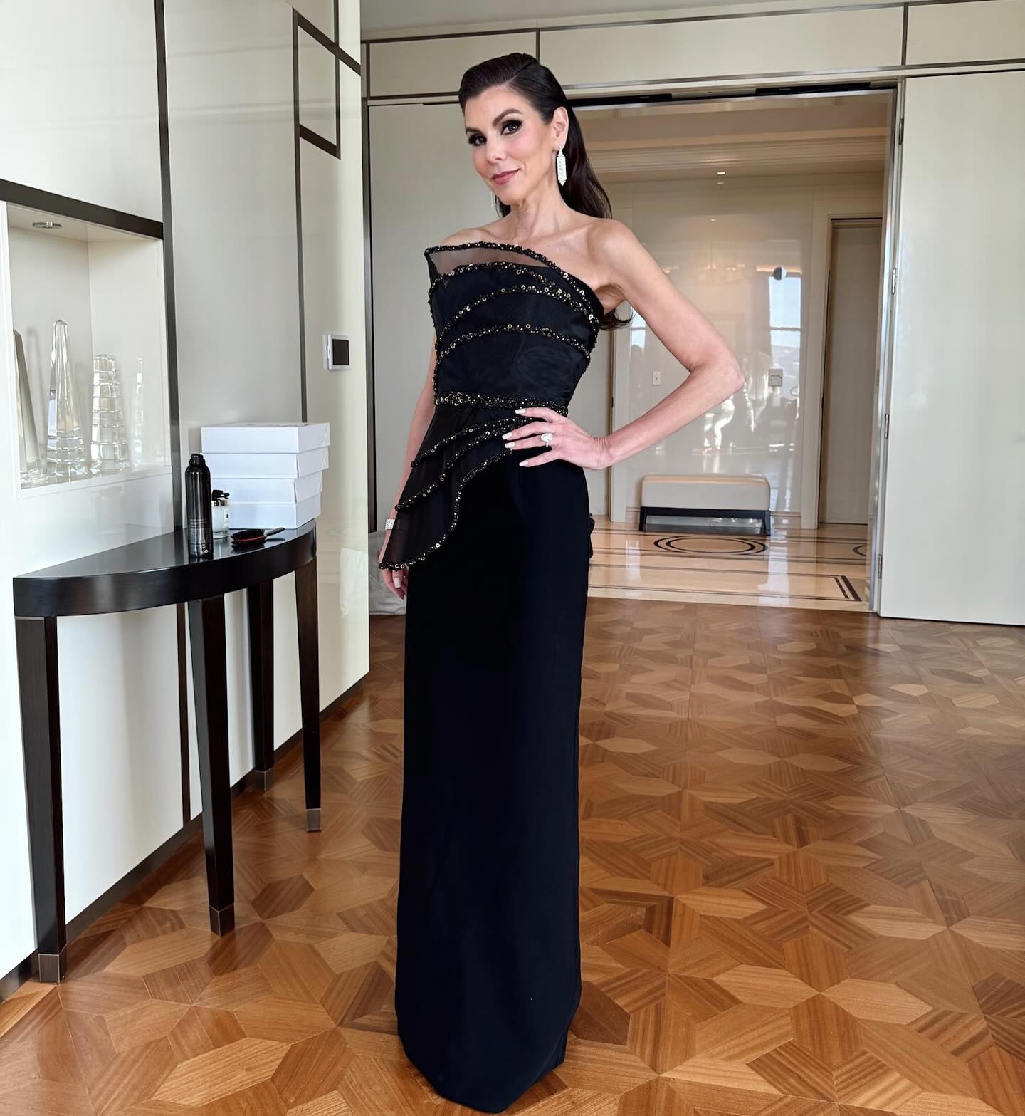 adding color to a black dress Never met I didn't like… 🤷🏻‍♀️💃🏻 I've always gravitated towards classic, timeless pieces and don't get me wrong, I LOVE in there but there's just something about Black formal dress