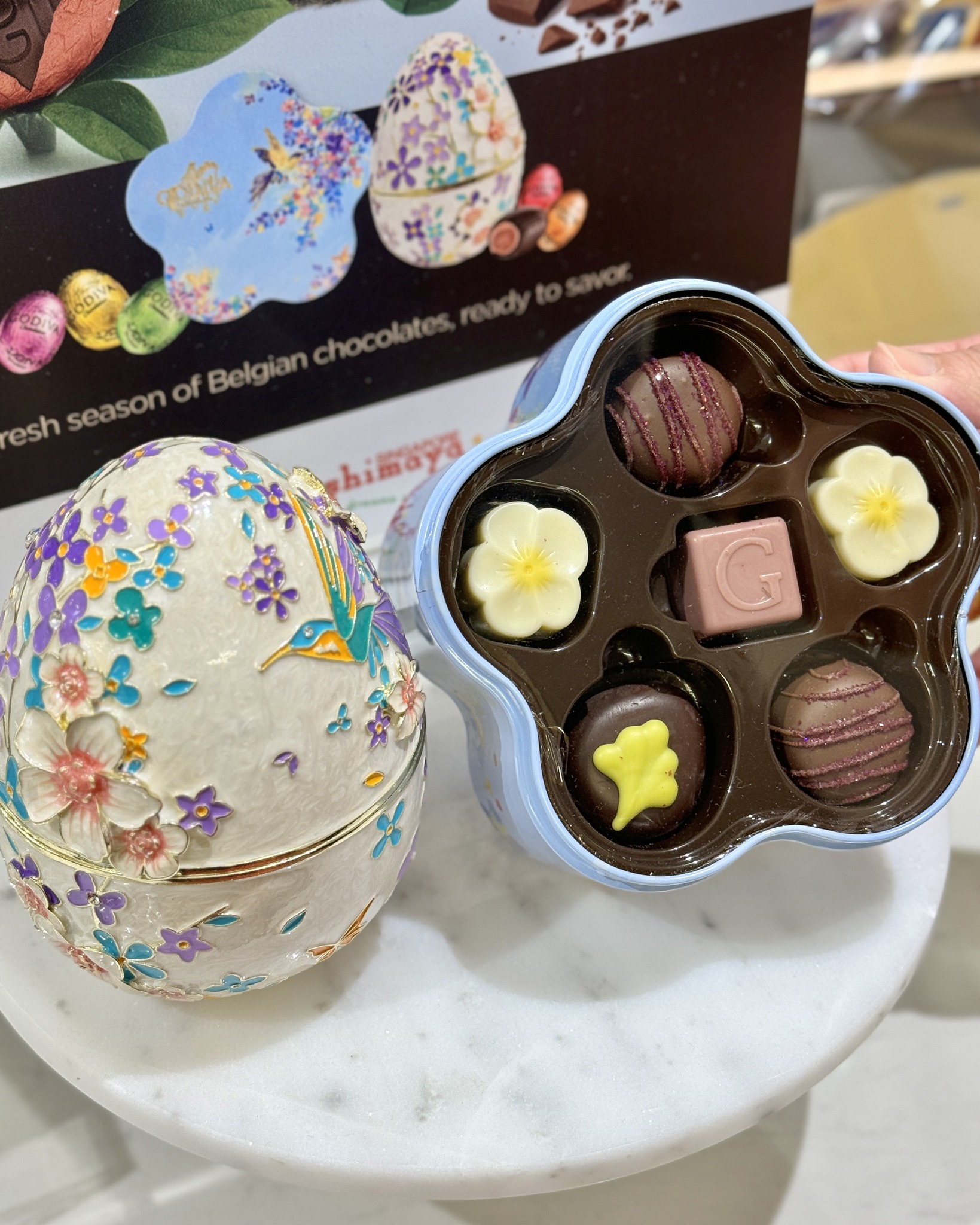 Takashimaya - Godiva Spring Chocolate Gift Box Tin 6pcs $68 Spring  display picture 1