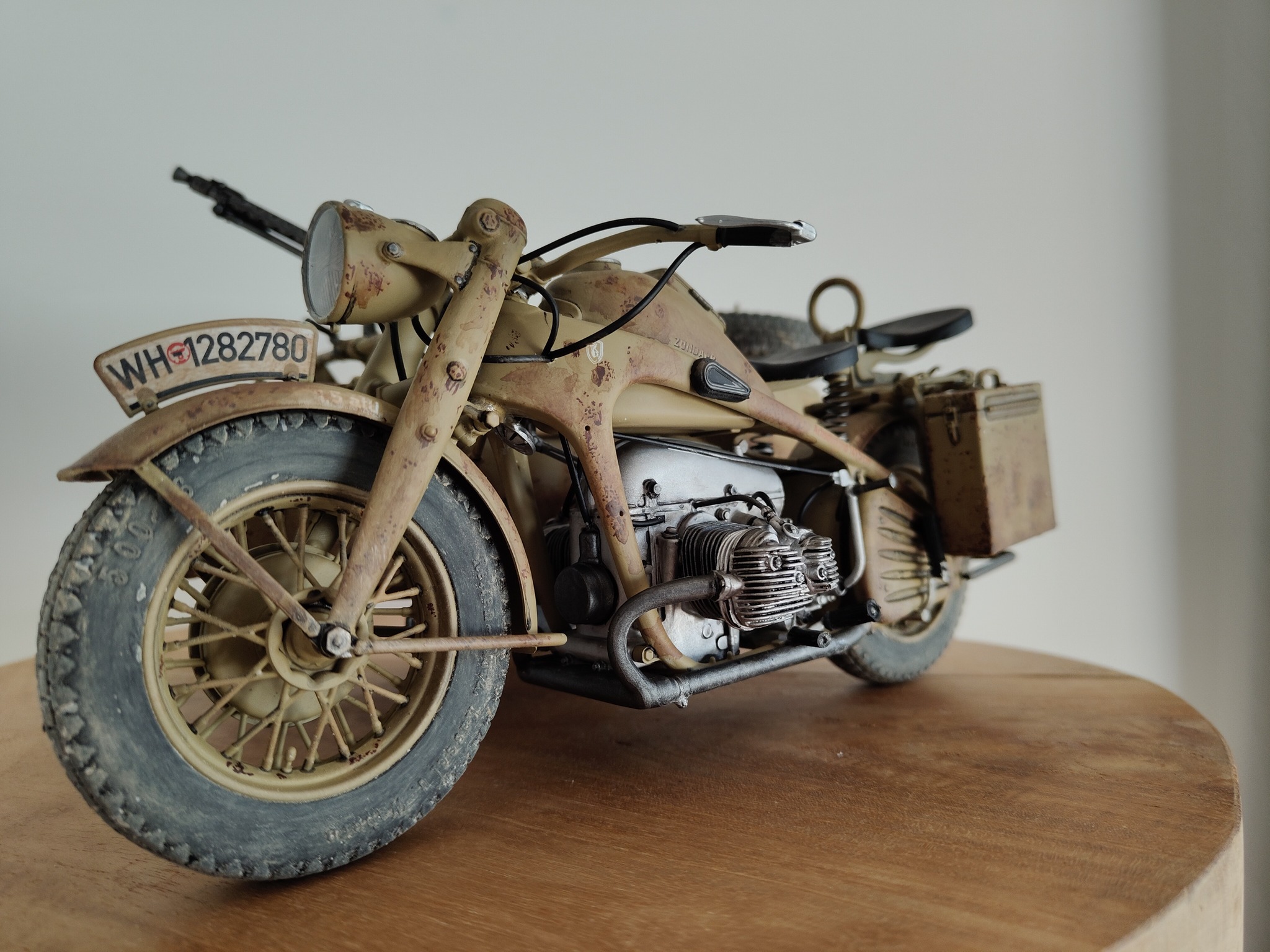 From Marcin Fulek : zundapp K750 with seitwagen - 1/9 scale Send