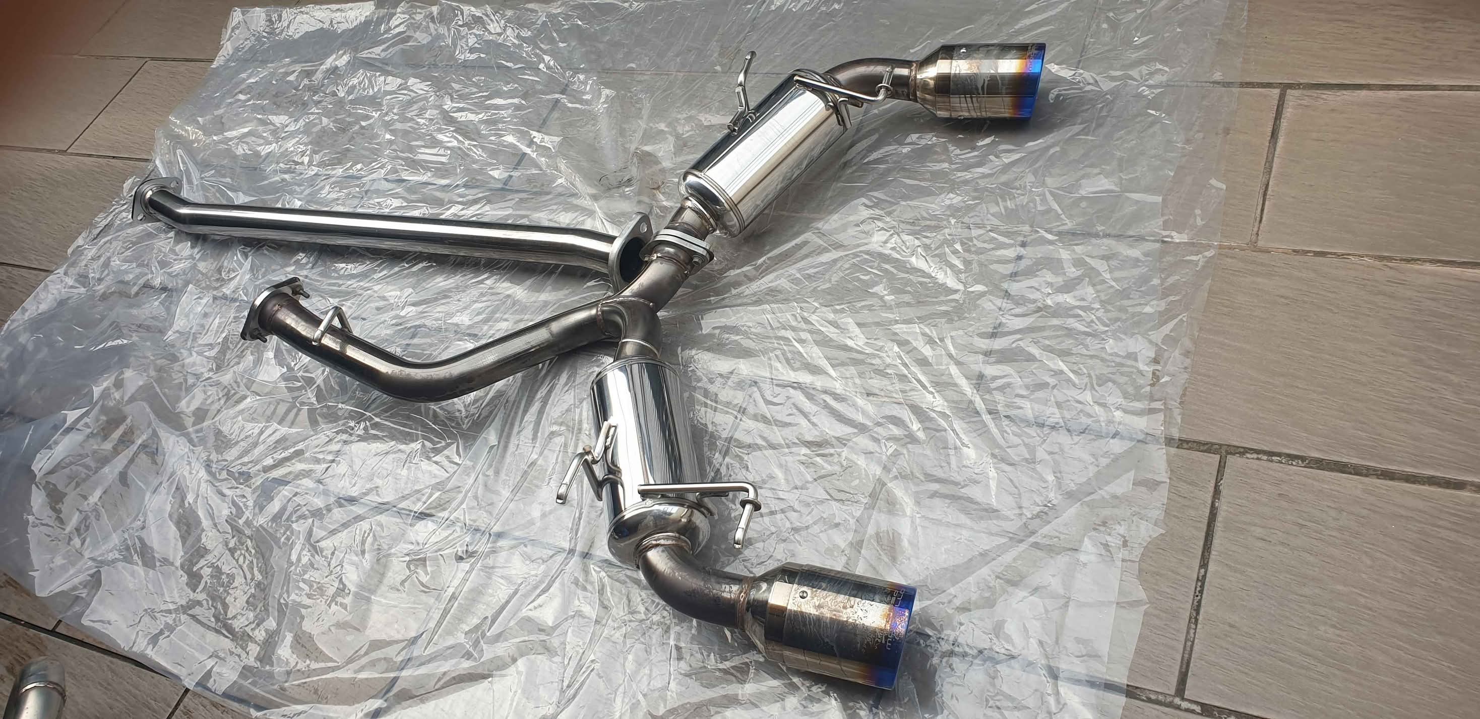 The Rosso Modello Colbasso Zeek Ti exhaust muffler system has been 