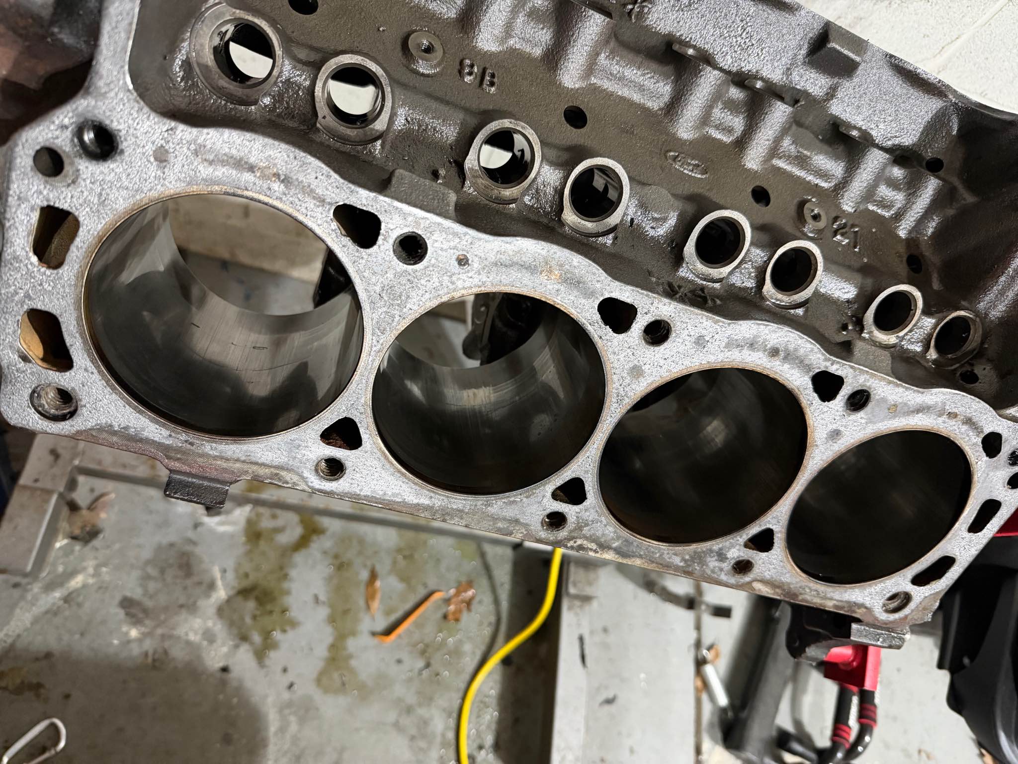 Ford 302/306 Roller block 1986 - Car Engines & Engine Parts - Massillon ...