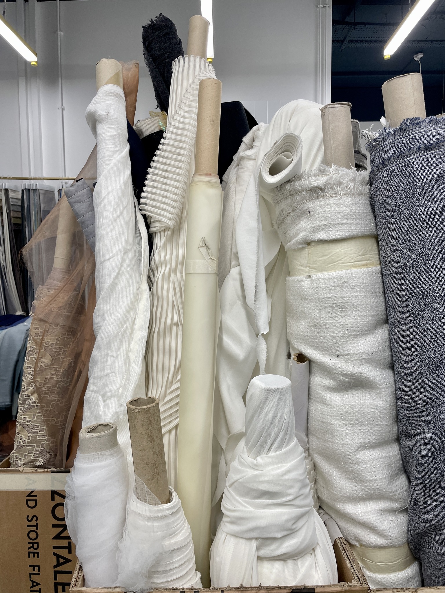 Anne Valerie Dupond × Sara Finchley Jouer » Sara Finchley × Anne Valerie Dupond Aged linen cloth