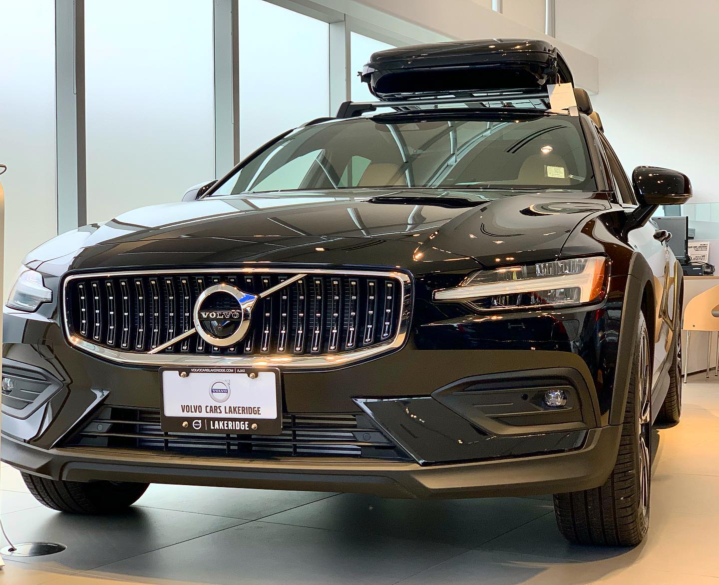 🚨BLACK FRIDAY IS ON NOW🚨 🚘 Save up... - Volvo Cars Lakeridge | Facebook