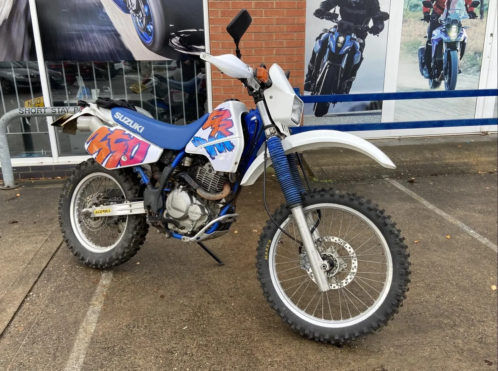 しろ 90's - Looking for a classic ride to hit the trails? Just in is a