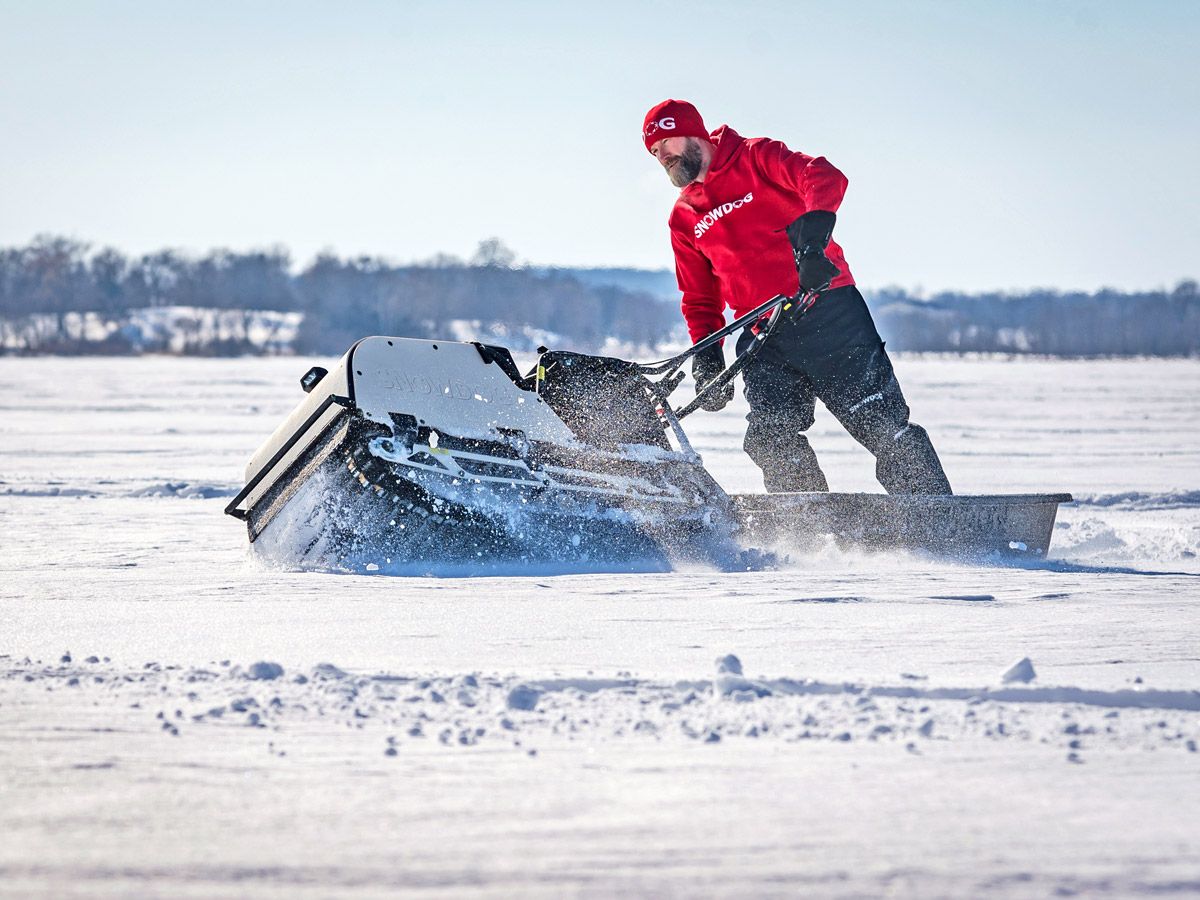 Snowdogs meet and cruise Lake Simcoe cooks bay