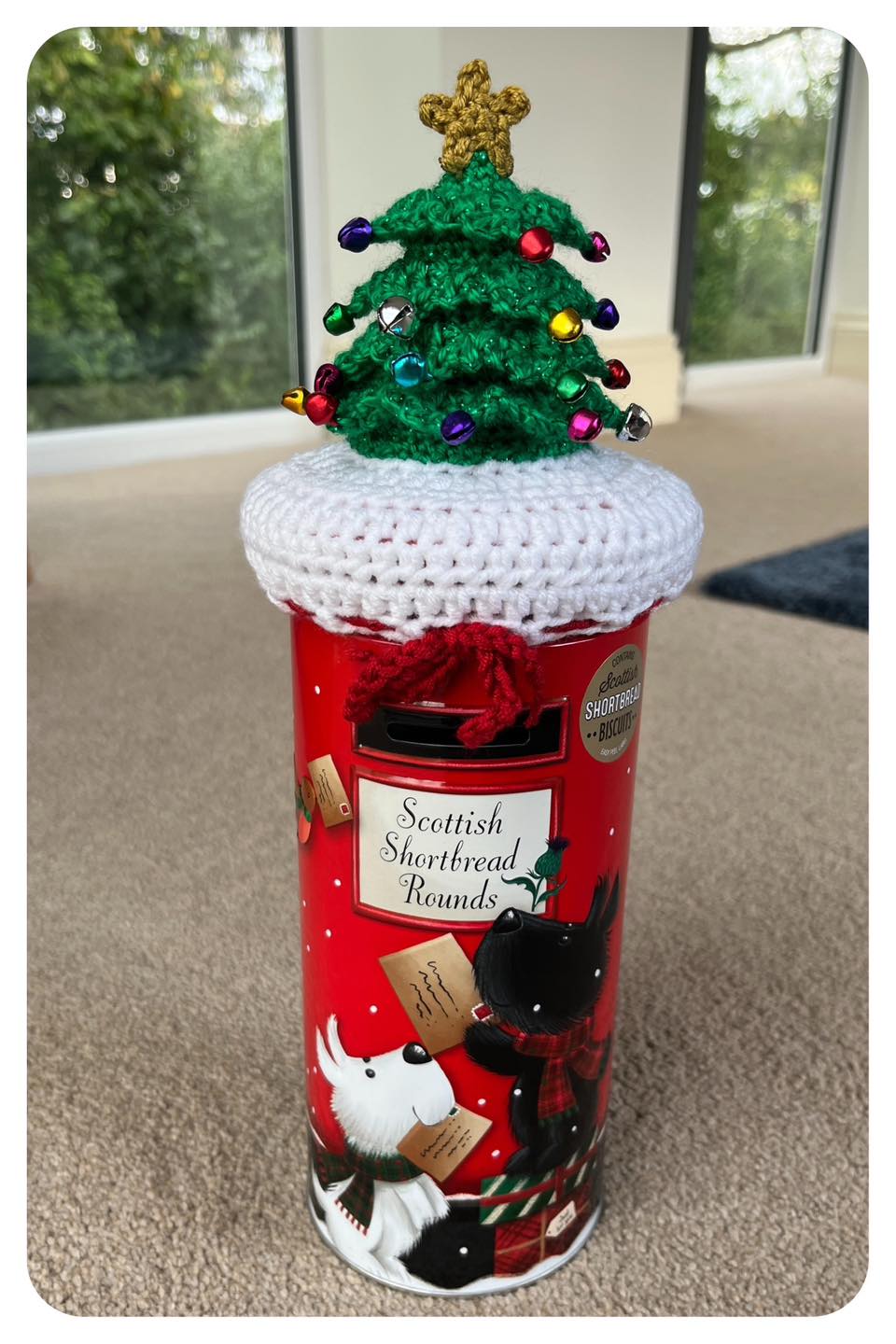 When I saw these tins of biscuits in... - Laura Loves Crochet | Facebook