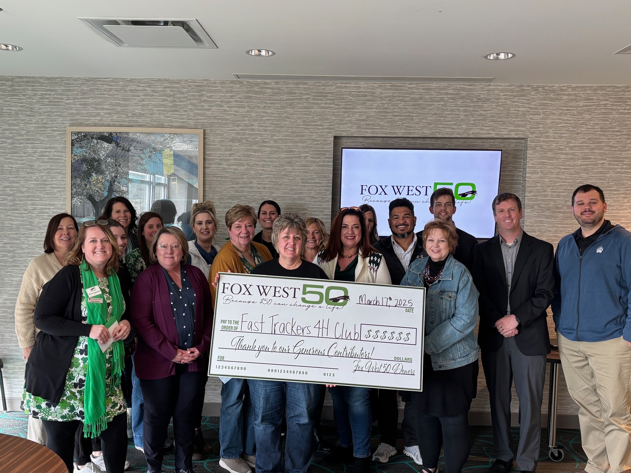 Fox - Q1 Winner Announcement! Happy Tuesday, Fox West 50 donors! We had ...