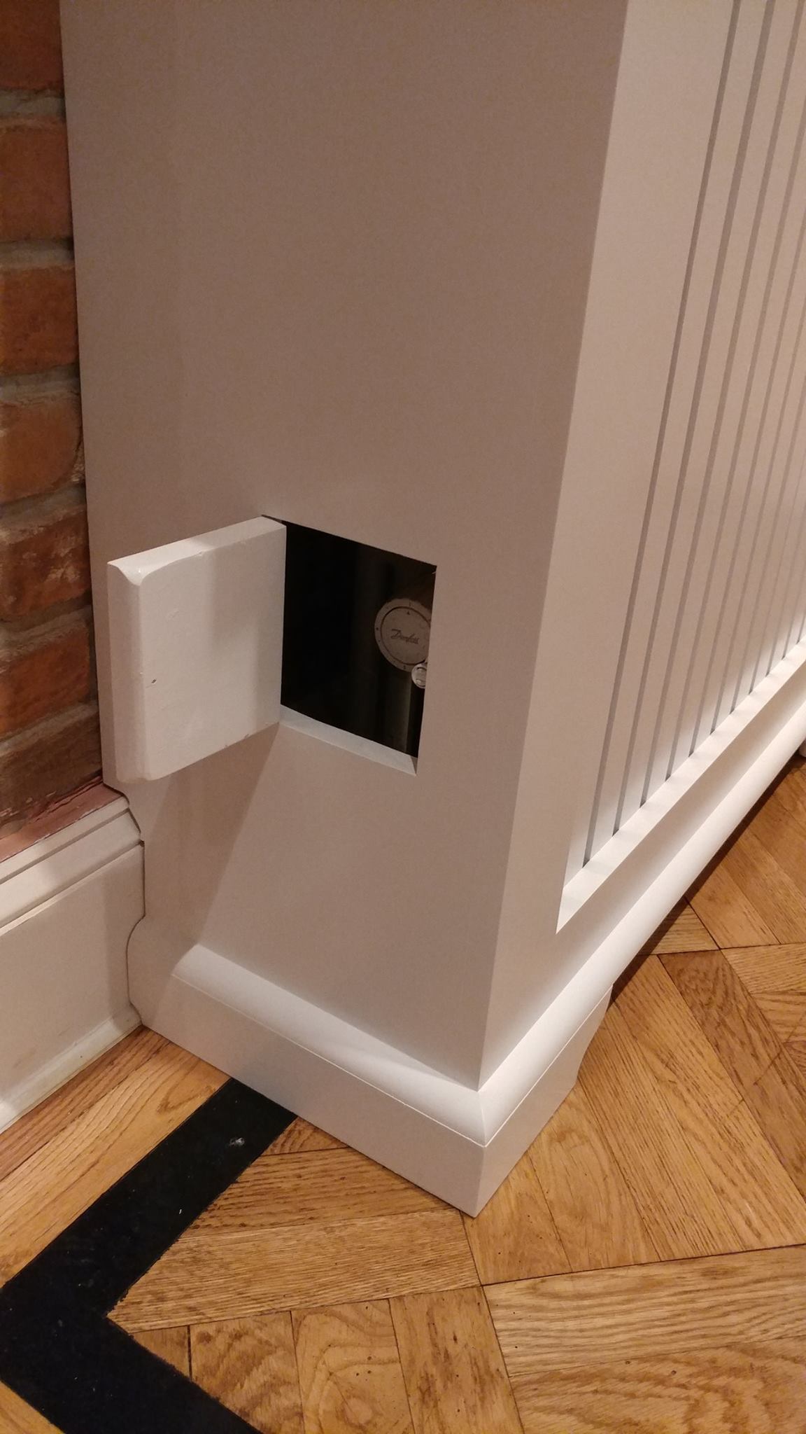 LI Custom Radiator Covers