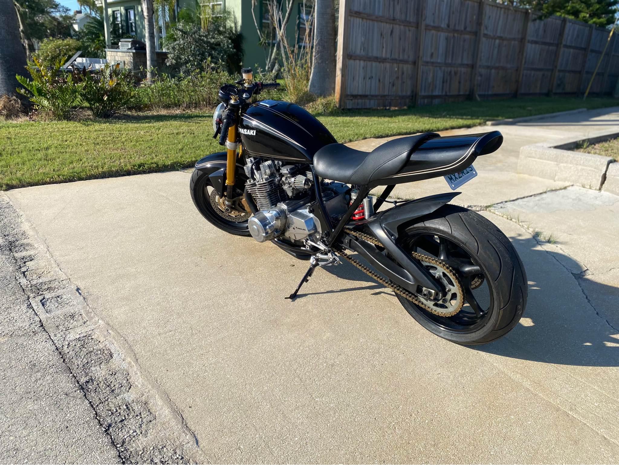 Custom 2002 Kawasaki Kz1000 for sale with R6 swingarm and ZX6RR forks