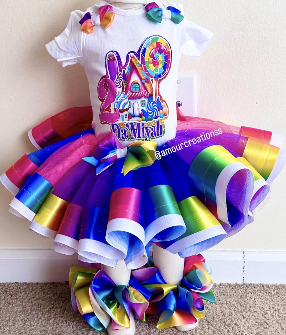 If you guessed Candyland you guessed right 🥰🥰 Super pretty, super vibrant, super detailed 🍭🍬💗 Inbox to order