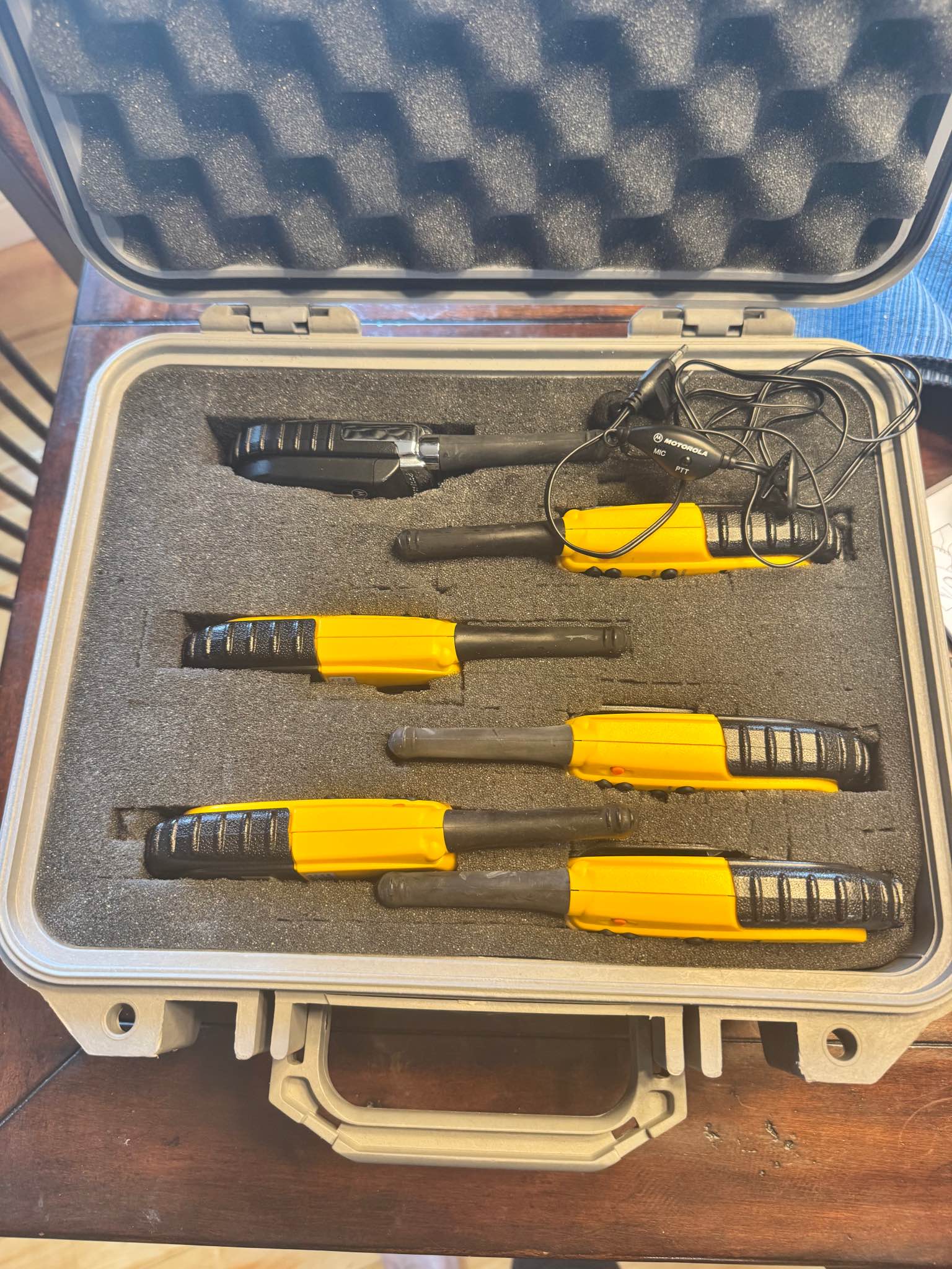 Motorola talk about 200 walkie talkies Set of 6 - Measuring Tools ...