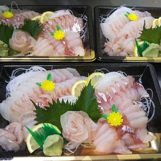 高田魚店 今日のご予約のお刺身の盛合せです 真鱈のみのご依頼でした 鱈のお刺身美味しいからわかるぅ ありがとぉ Facebook