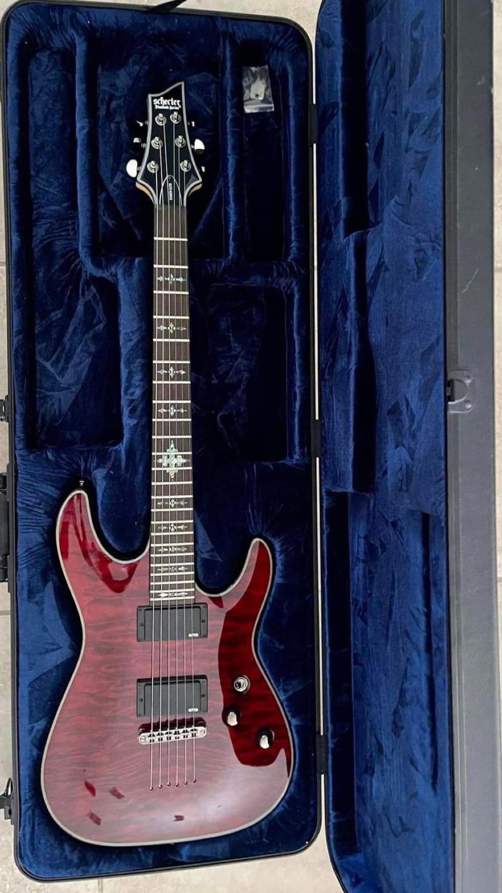What is the Schecter Diamond Series Devil Elite guitar?
