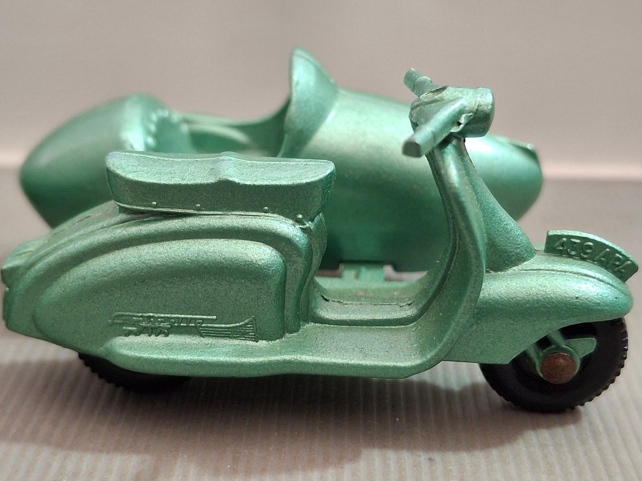 Lesney / Matchbox #36 1961 Lambretta with Sidecar