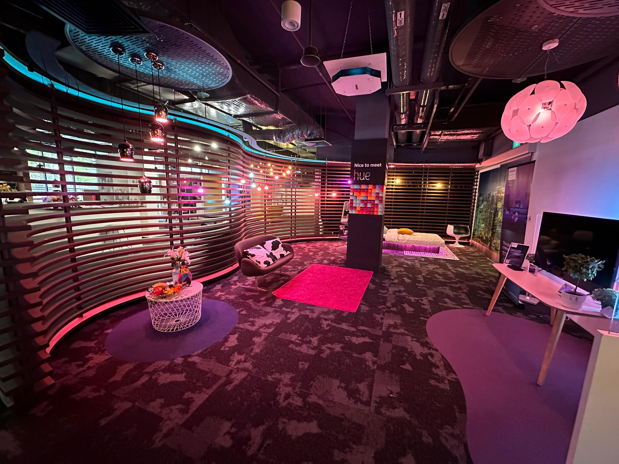 Dear Valued Customers, The Light Lab... - Philips lighting