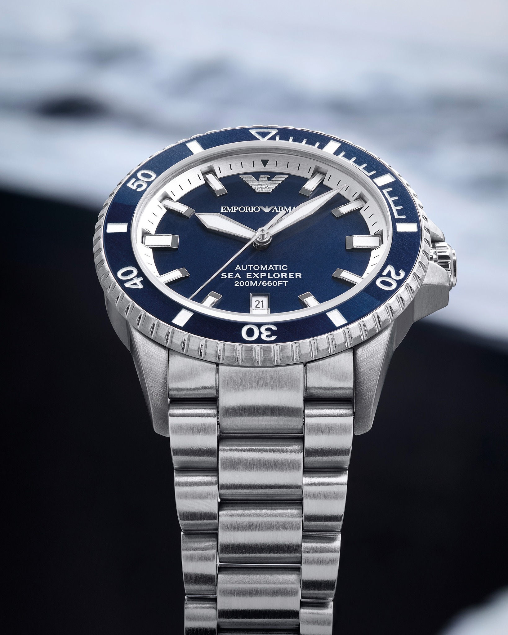 Emporio Armani - Emporio Armani aldonis novan foton.