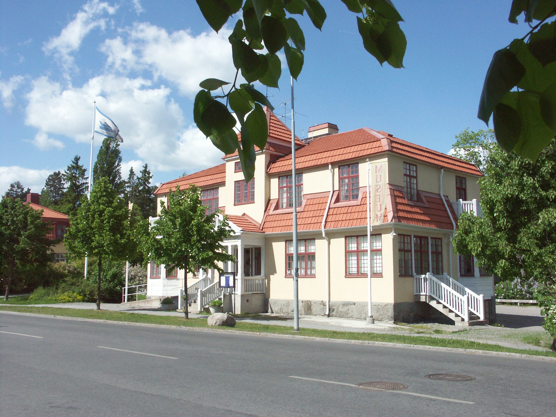 Lidingö stadsbibliotek added a... - Lidingö stadsbibliotek