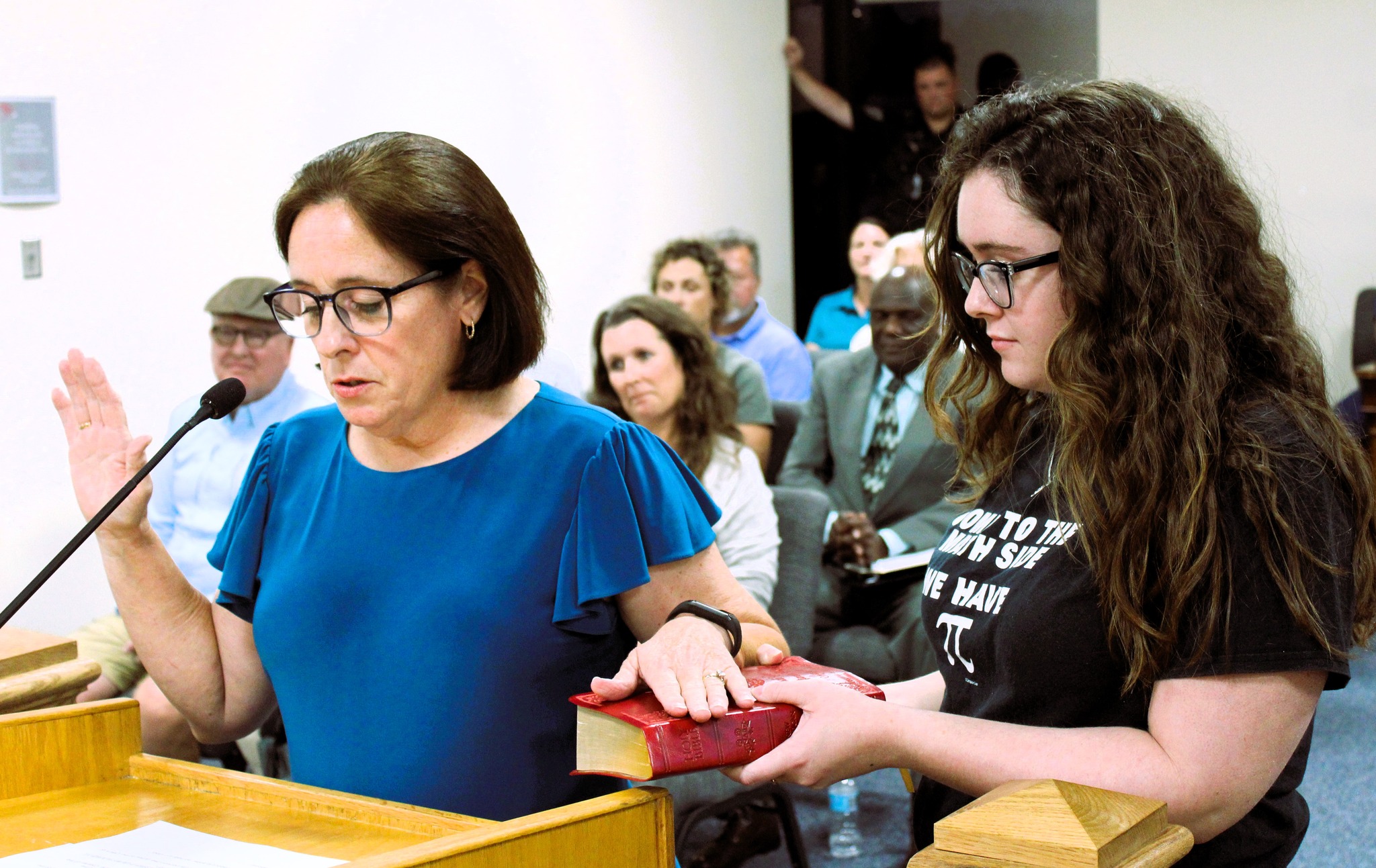 City - Commissioner Weitz takes the oath of office, marking her second ...