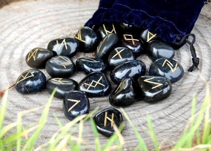 LE RUNE, UNA... - Una Vita nel Verde di Madre Terra | Facebook