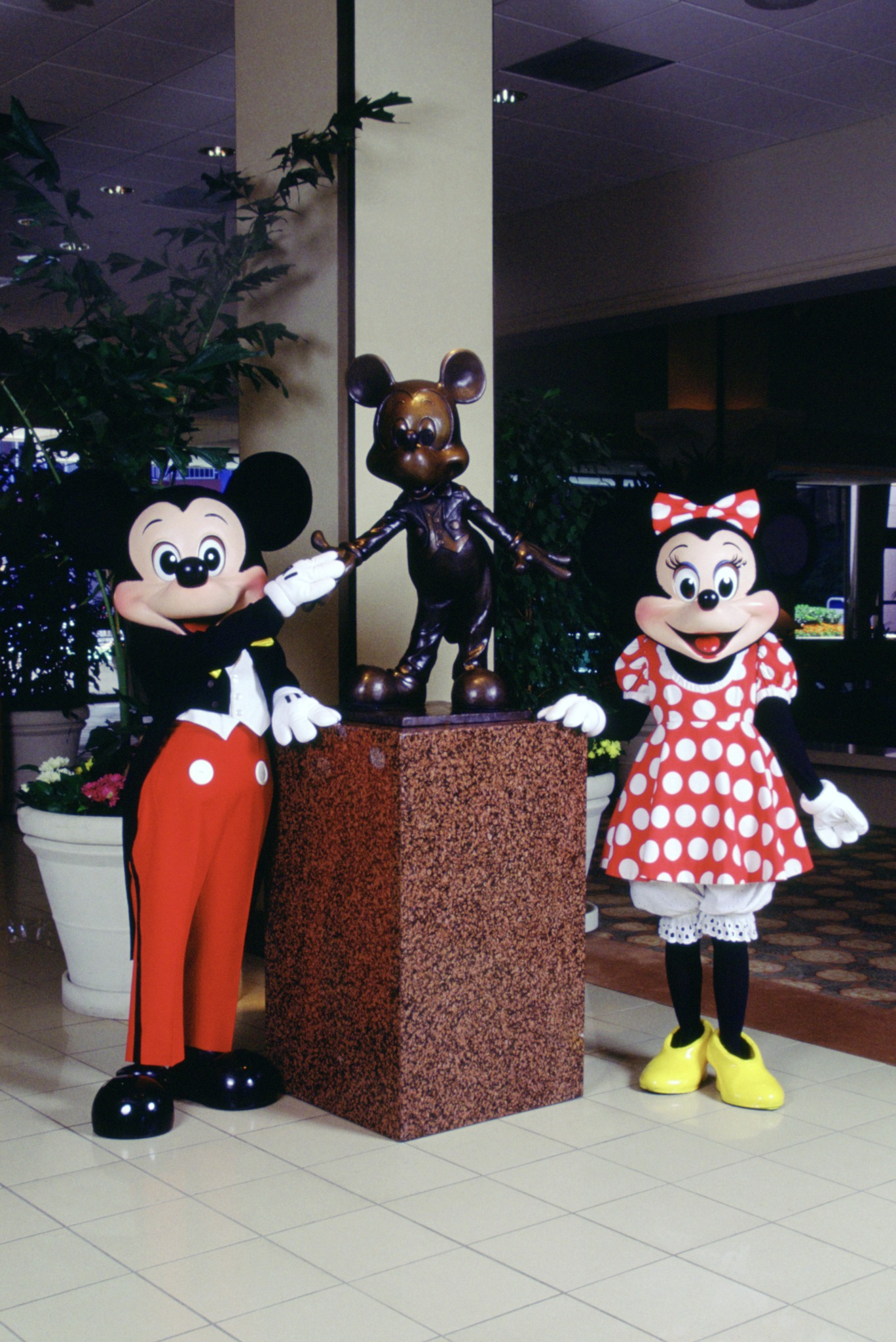 The original Mickey and Minnie Mouse at disneyland Happy Disney 