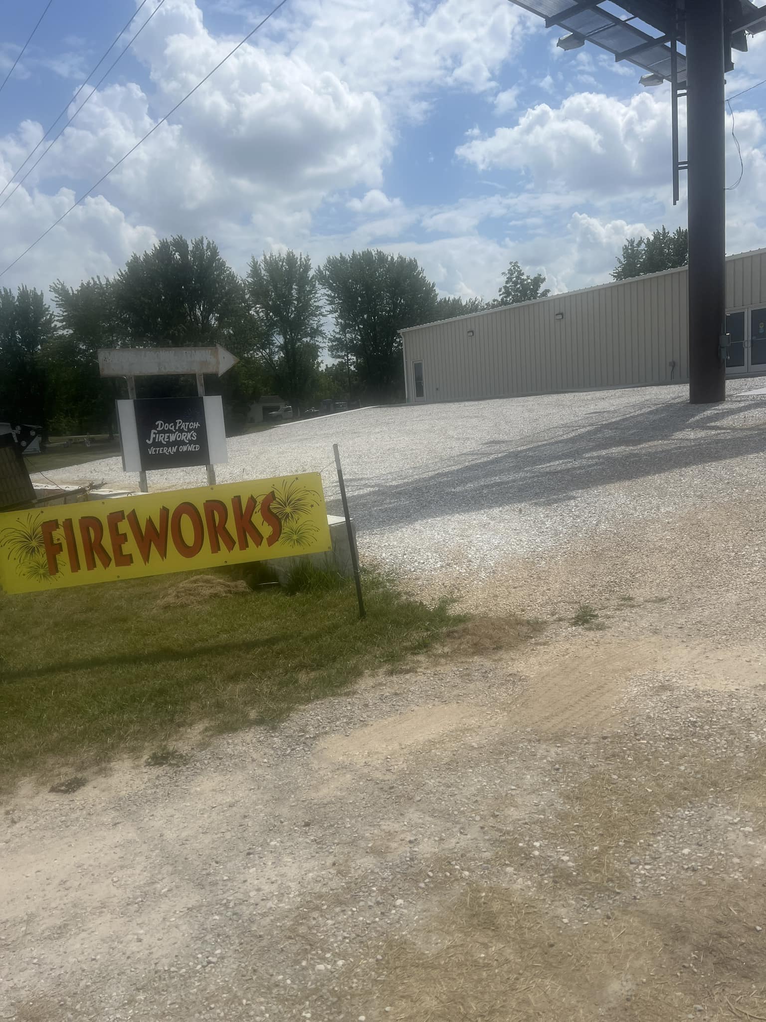 Dog Patch Fireworks | New London MO
