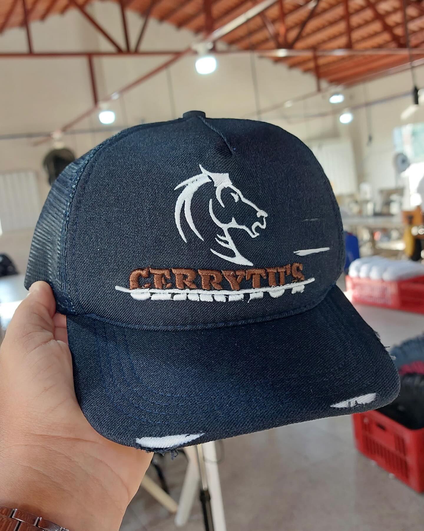 Limabonés - O modelo trucker rasgadinho no material alfaiataria, conta ...