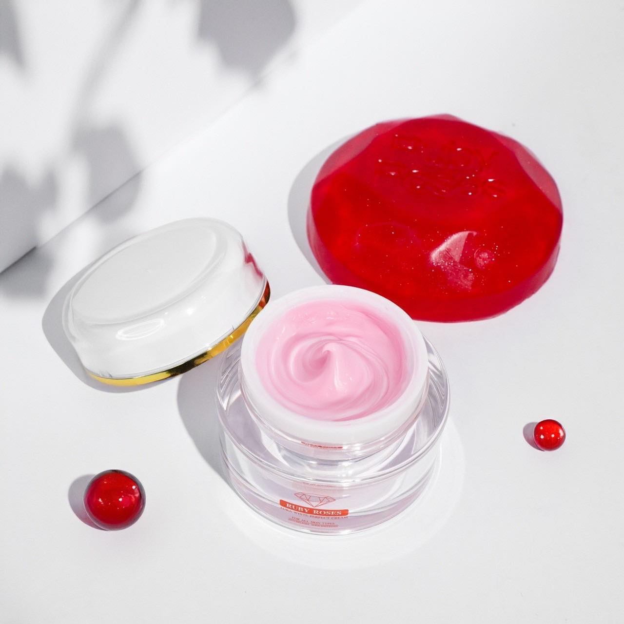 Ruby Roses รับบี้โรส ครีมรากหญ้า