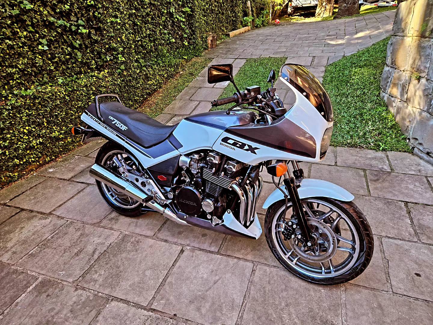 Chegou a novidade! CBX 750 1989 canadense Uma das mais procurados