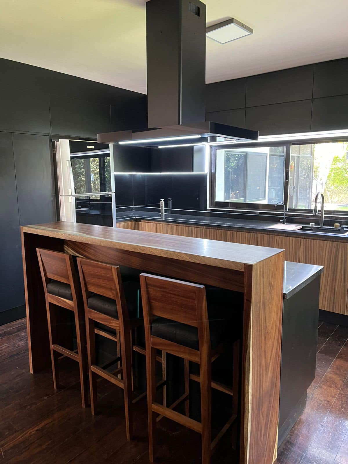 Aleken Cocinas - Sofisticación y modernidad en una hermosa... | Facebook