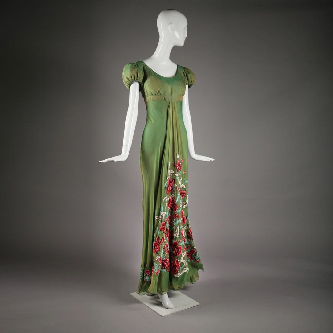 nicole kidman green dior dress Kidman's chartreuse by John Galliano for the 1997 Oscars will forever be remembered as one of the best red carpet looks ever worn—not just because it was beautiful, but designer-thierry-mugler