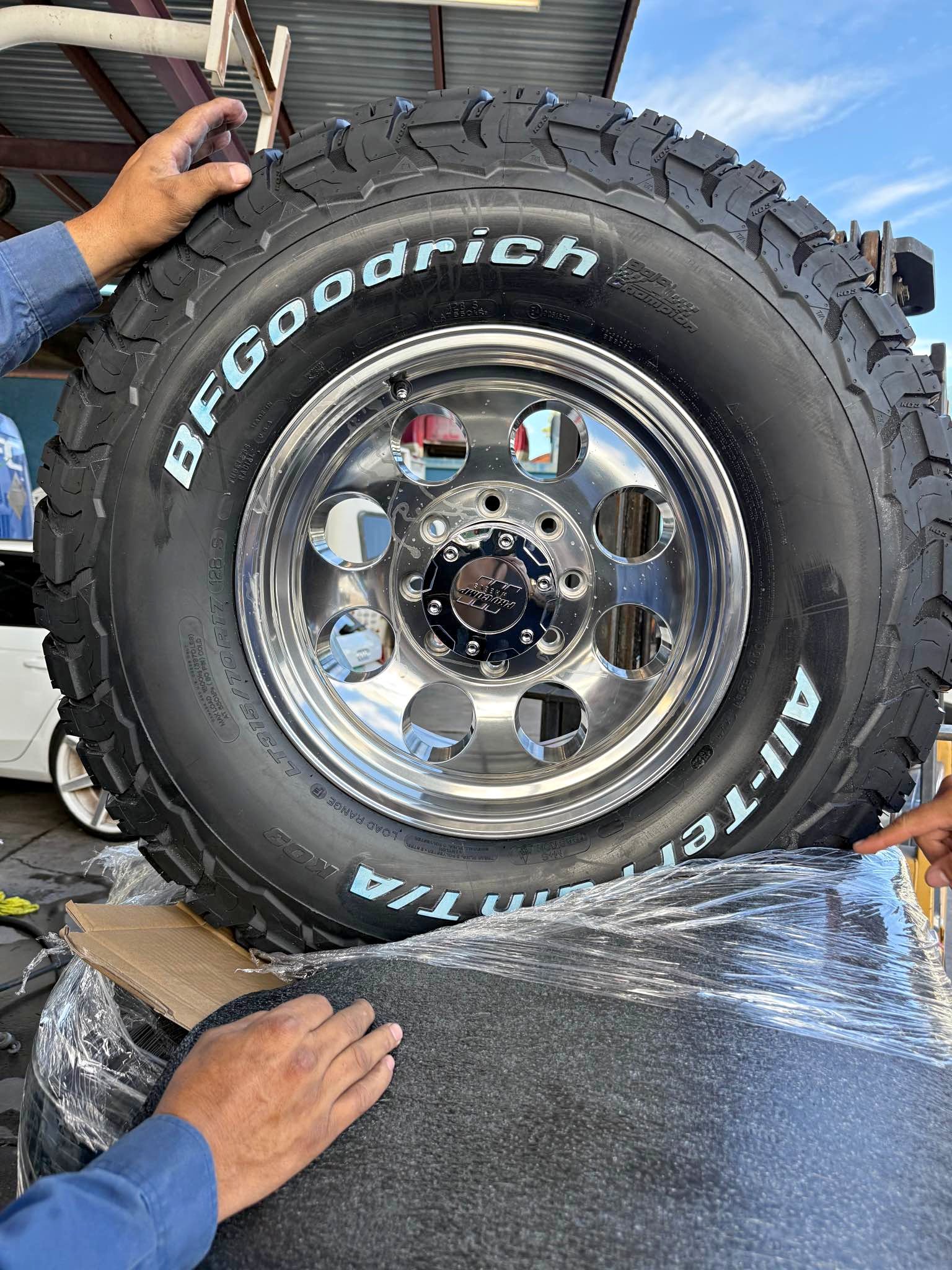 8x6.5 Pro Comp Wheels & BFG’s - Car Wheels, Tires & Parts - McMinnville ...