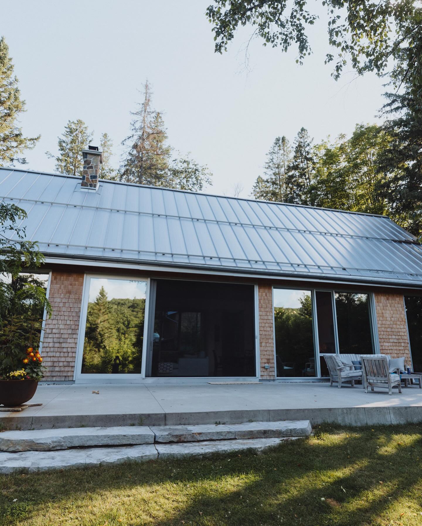 There are two main types of metal... - Merlin's Roofing Corp. | Facebook