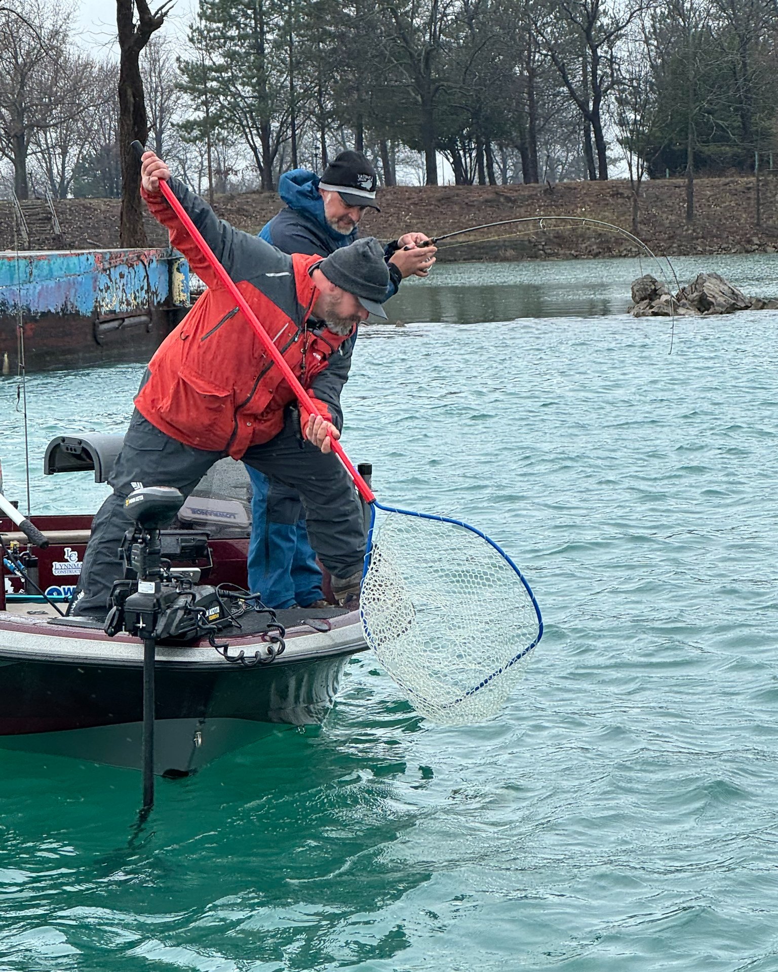detroit river walleye jigging rod okuma Dead Eye Classic A Trolling Rods The SCT carbon blank construction utilizes spiral carbon technology which is a dual helix wrap using over 6000 strands of carbon thread around a graphite blank for improved strength and durability Gear you need for vertical
