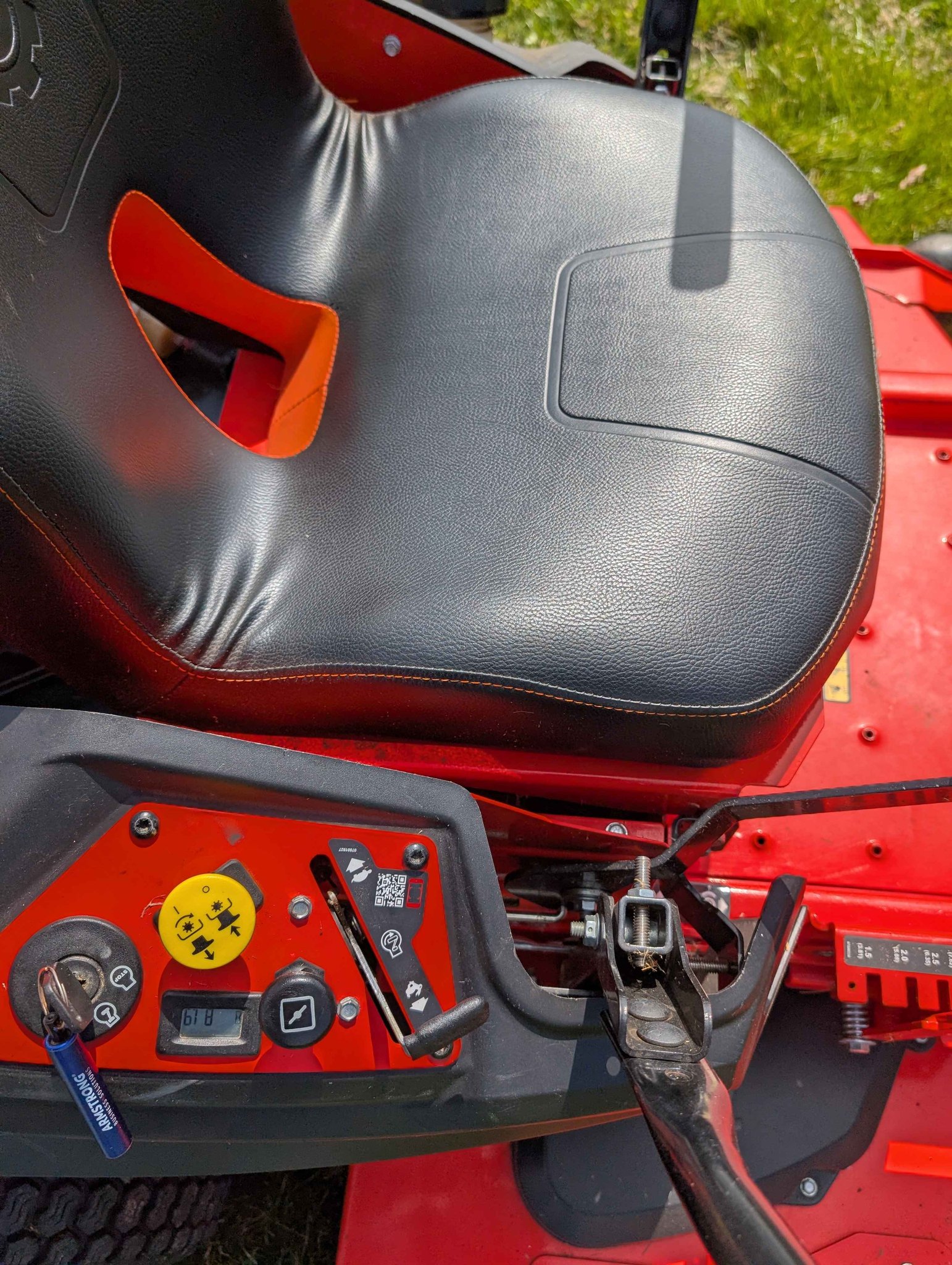 ARIENS EDGE ZERO TURN 52" - Lawn Mowers - West Grove, Pennsylvania